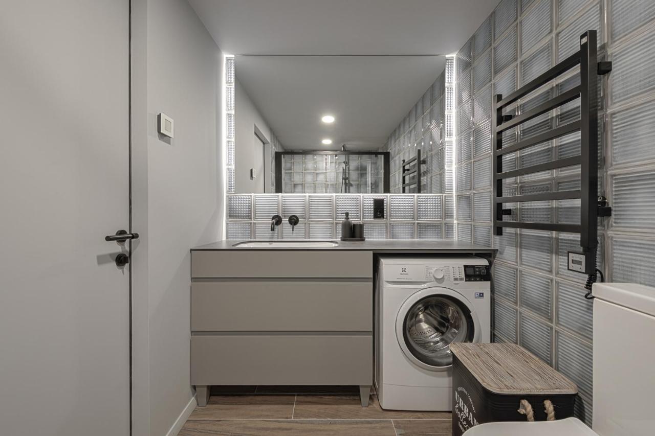 Ivis House Modern Apartment In Vilnius Old Town With Balcony וילנה מראה חיצוני תמונה