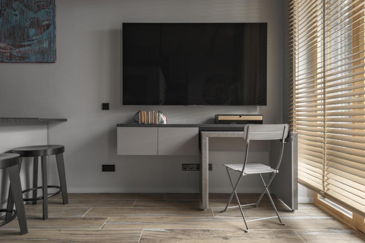 Ivis House Modern Apartment In Vilnius Old Town With Balcony וילנה מראה חיצוני תמונה