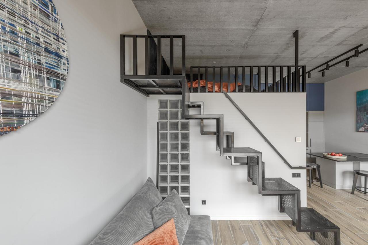 Ivis House Modern Apartment In Vilnius Old Town With Balcony וילנה מראה חיצוני תמונה